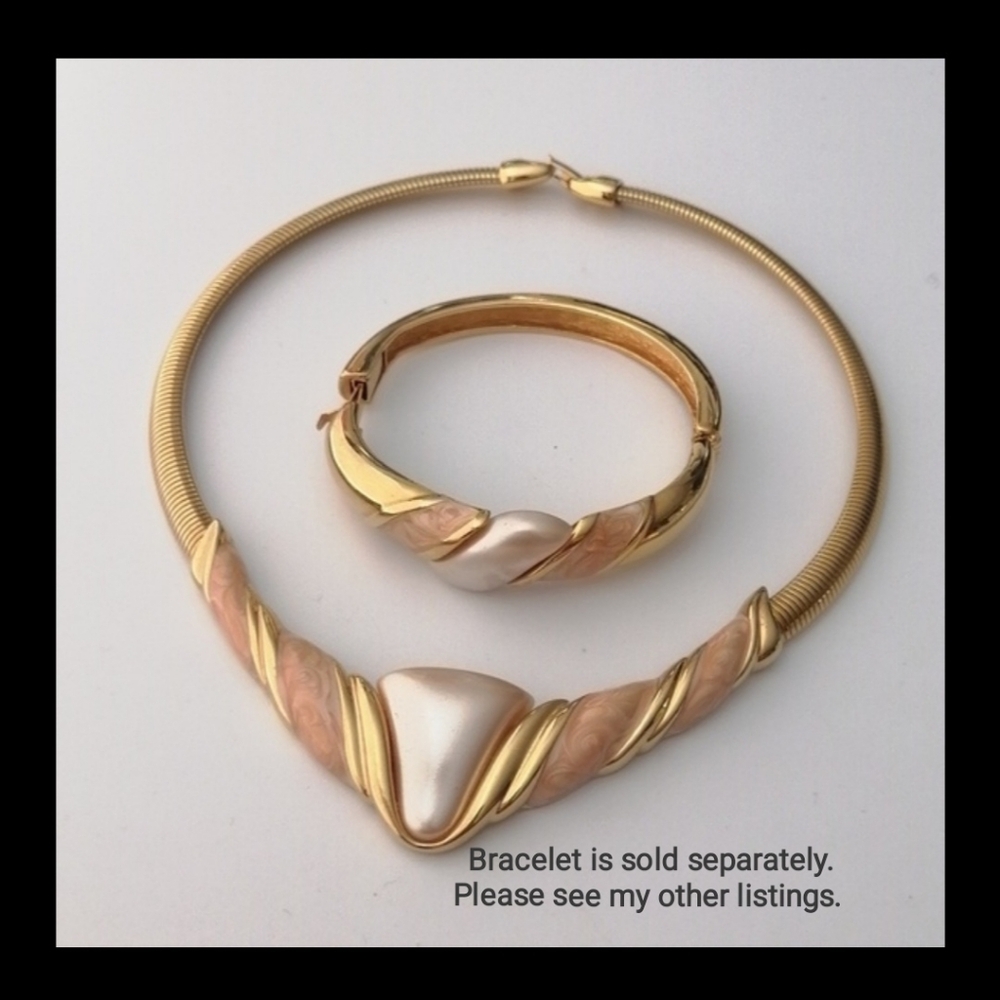 Vintage Napier Necklace  Goldplated Omega Chain Pearlized Peach Enamel Collar - Picture 10 of 10